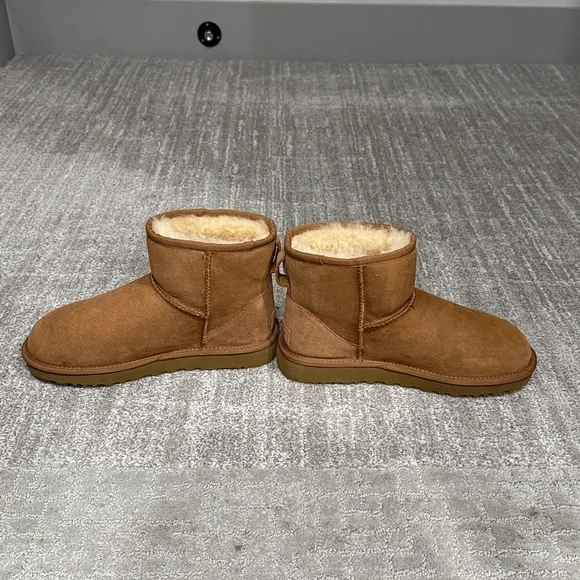 New Uggs Ugg classic mini chestnut size 6 / 37 - Picture 3 of 8